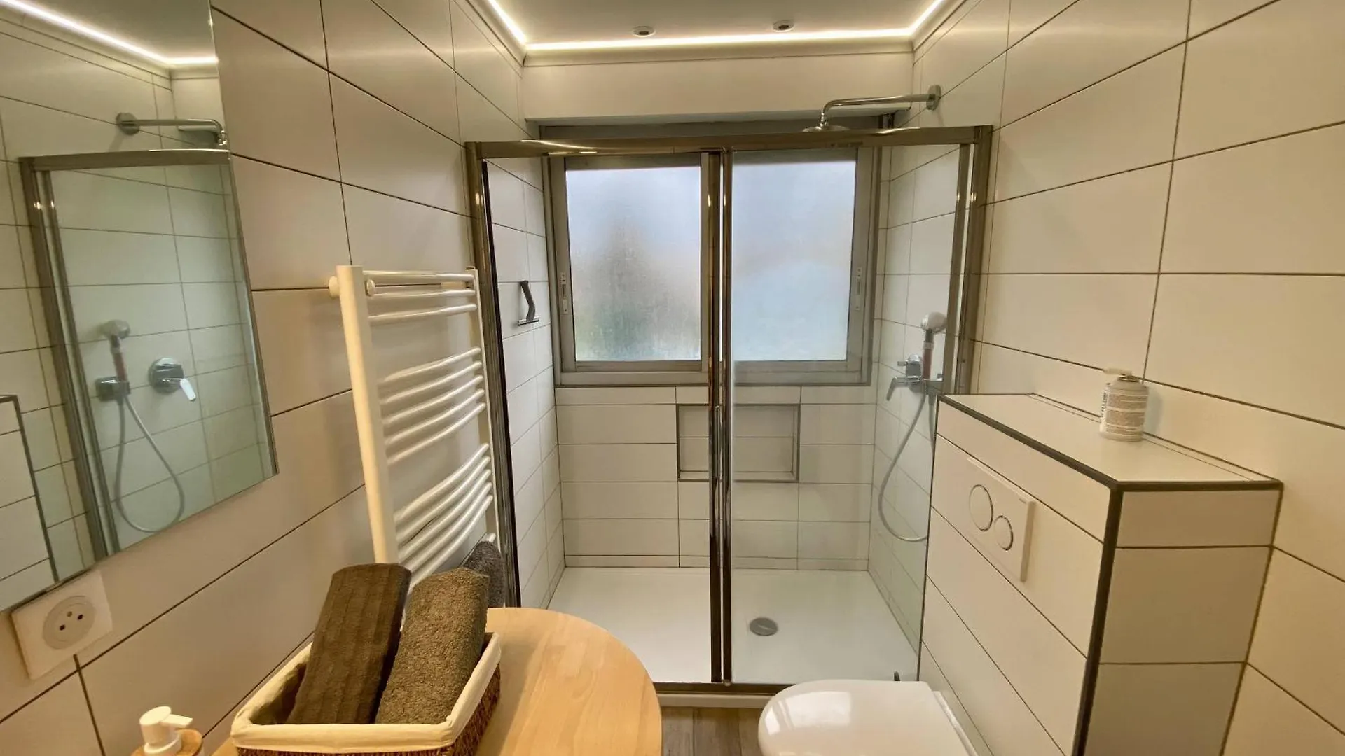F1 Saint Laurent Du Var Proximity To Beach-Clim Wifi Apartment